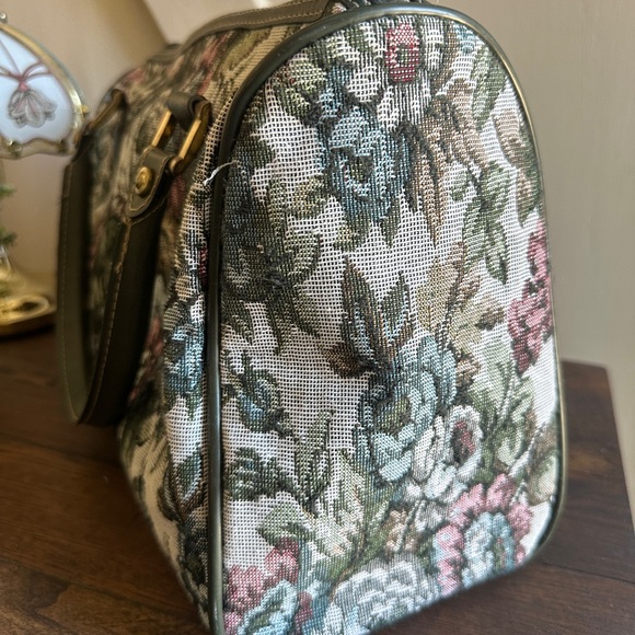 Vintage Tapestry Carpet Bag Purse | American Flyer Doctor Bag Style Handbag - Picture 9 of 14